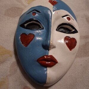 rare looking broochFinal price pls can' tafford any more discount